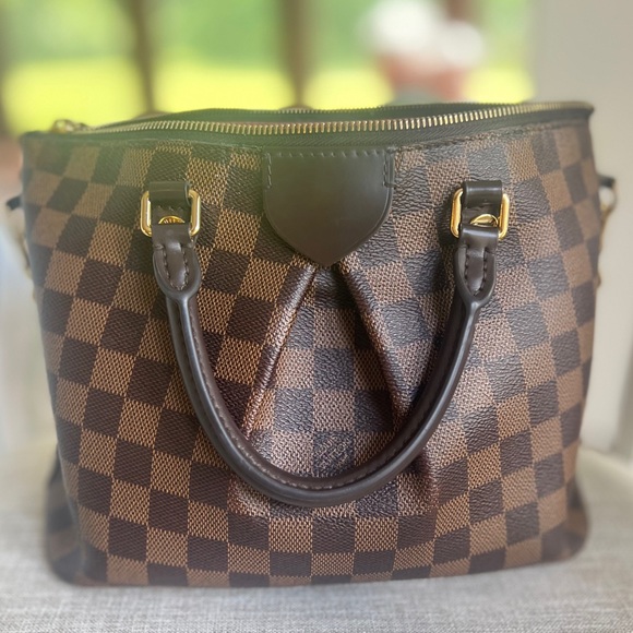 ๐๐จ๐ฎ๐ข๐ฌ ๐๐ฎ๐ข๐ญ๐ญ๐จ๐ง ๐๐๐ฆ๐ข๐๐ซ ๐๐๐๐ง๐ ๐๐ข๐๐ง๐ ๐๐ (๐๐๐๐) - Picture 3 of 7